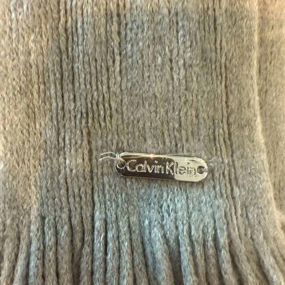 NEW Calvin Klein Knitted Gray Soft Fringe Scarf